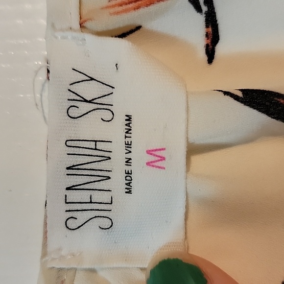 Flower top - Picture 2 of 4